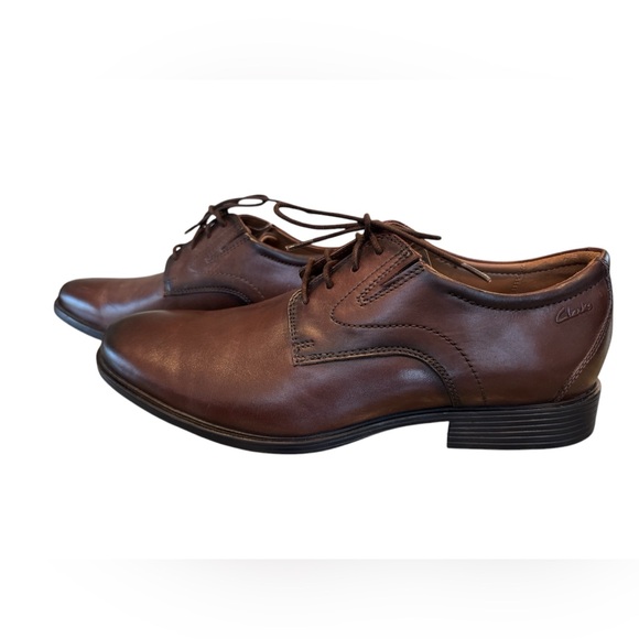 Clarks
Men\'s Collection Whiddon Leather Plain Toe Lace Up Dress Oxfords Size 12M